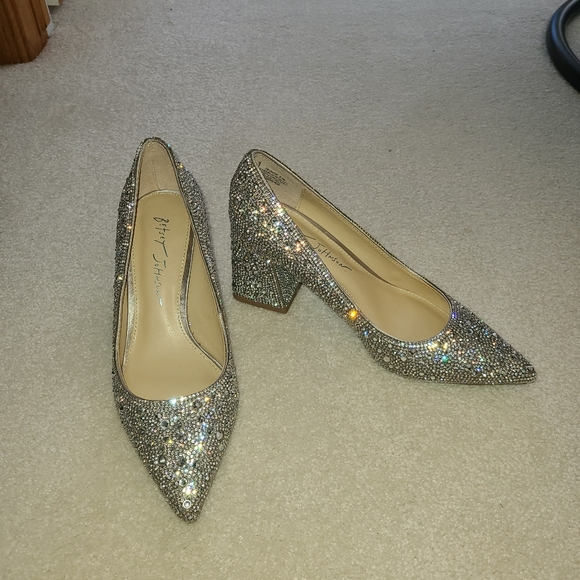 NIB SOLD OUT GORGEOUS Betsey Johnson Averi Rhinestone Pumps sz 6.5 - Picture 6 of 16